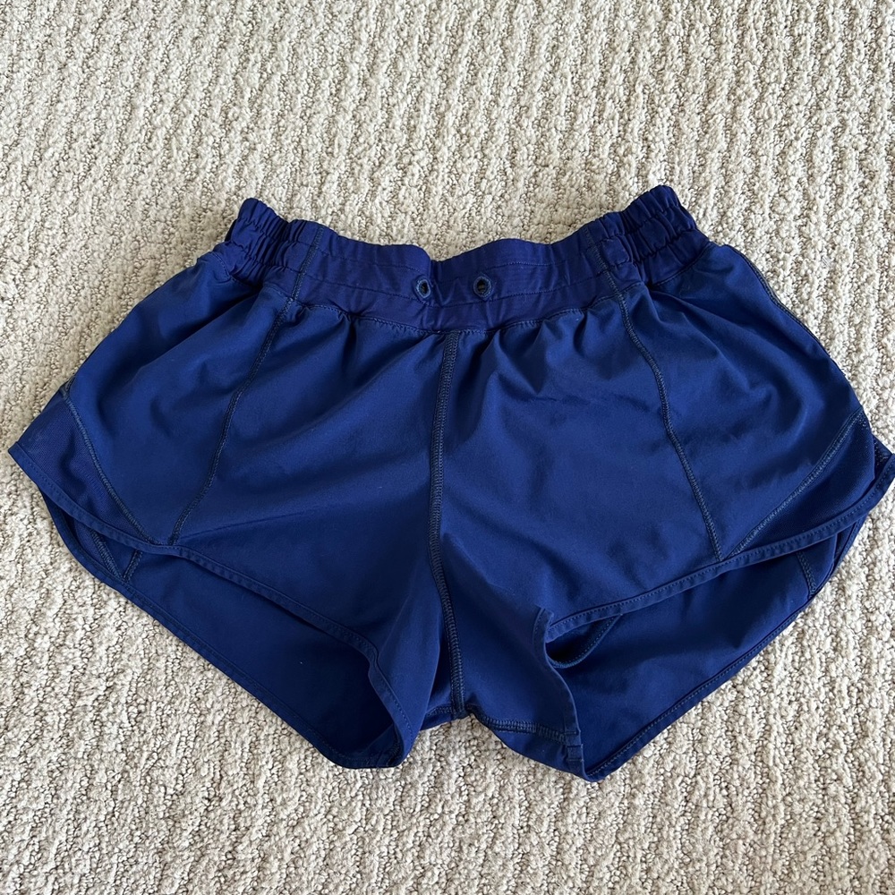Lululemon hotty hot shorts 2.5”